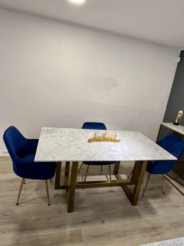 Mesa De Comedor BM401 Estilo Moderno / Fabricación Bukur