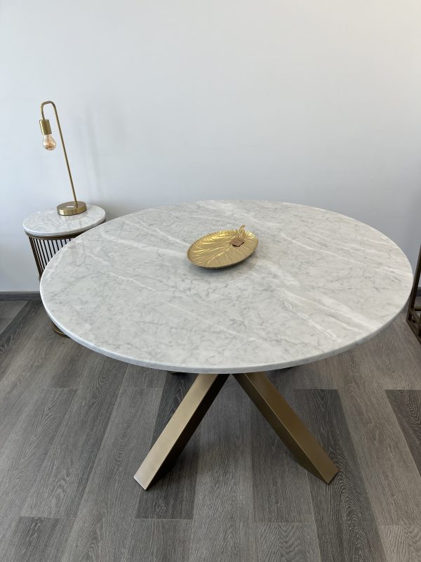 Mesa De Comedor BM409 Estilo Moderno / Fabricación Bukur - Imagen 2